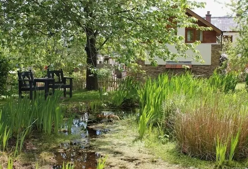 The Cider Barn