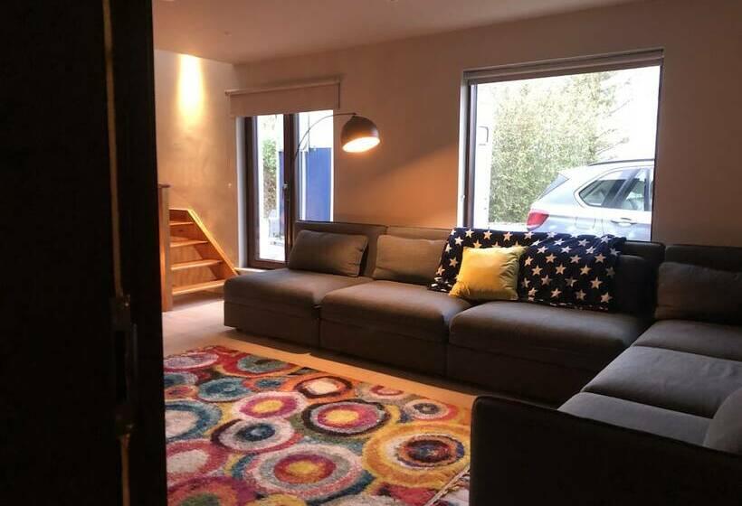 Westport Coastal Lodge