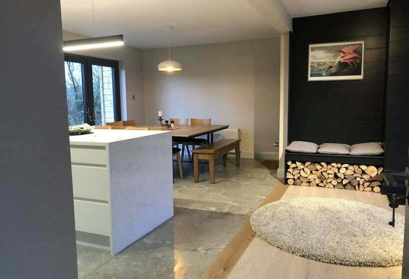 Westport Coastal Lodge