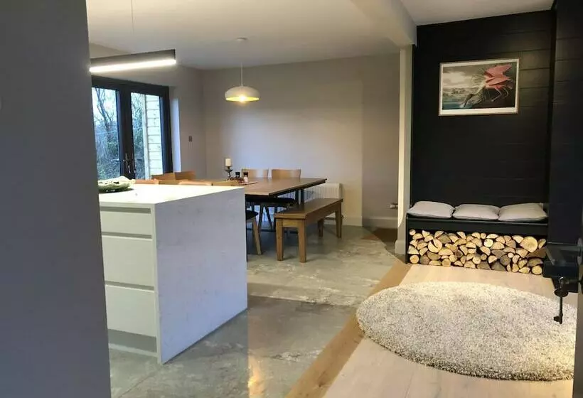 Westport Coastal Lodge