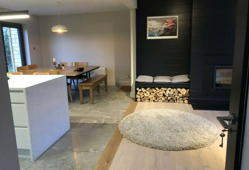 Westport Coastal Lodge