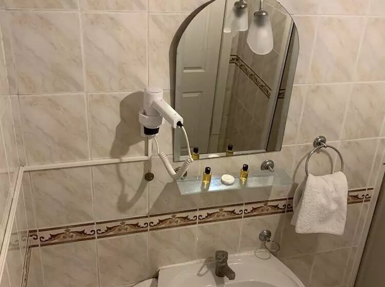 Adanaz Otel