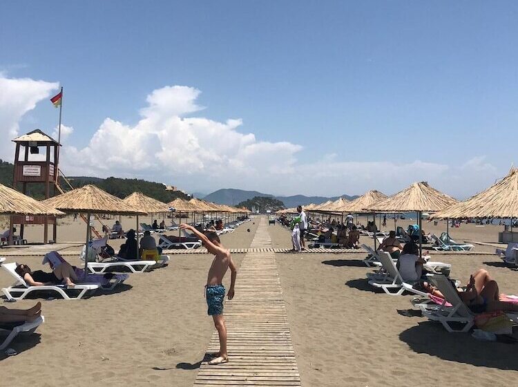 여관 Rivaesta Butik Hotel Adults Only