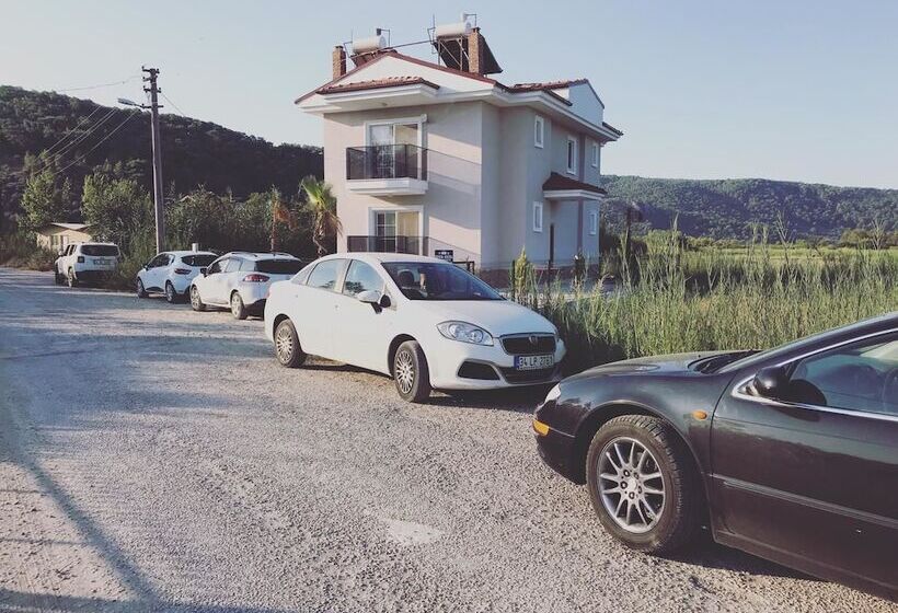 여관 Rivaesta Butik Hotel Adults Only