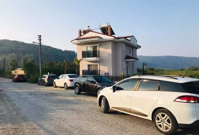 مسافرخانه Rivaesta Butik Hotel   Adults Only