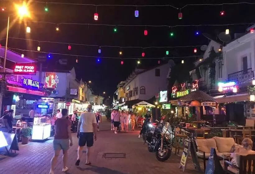 مسافرخانه Rivaesta Butik Hotel   Adults Only