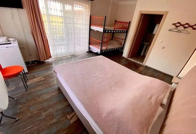 مسافرخانه Rivaesta Butik Hotel   Adults Only