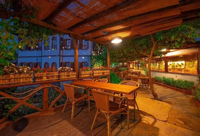 ホテル Cesmeli Konak Garden