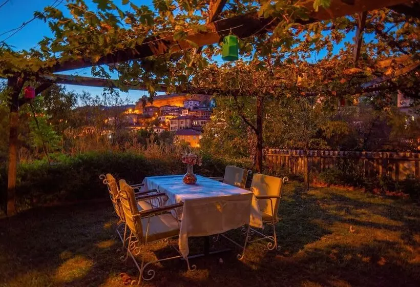 ホテル Cesmeli Konak Garden