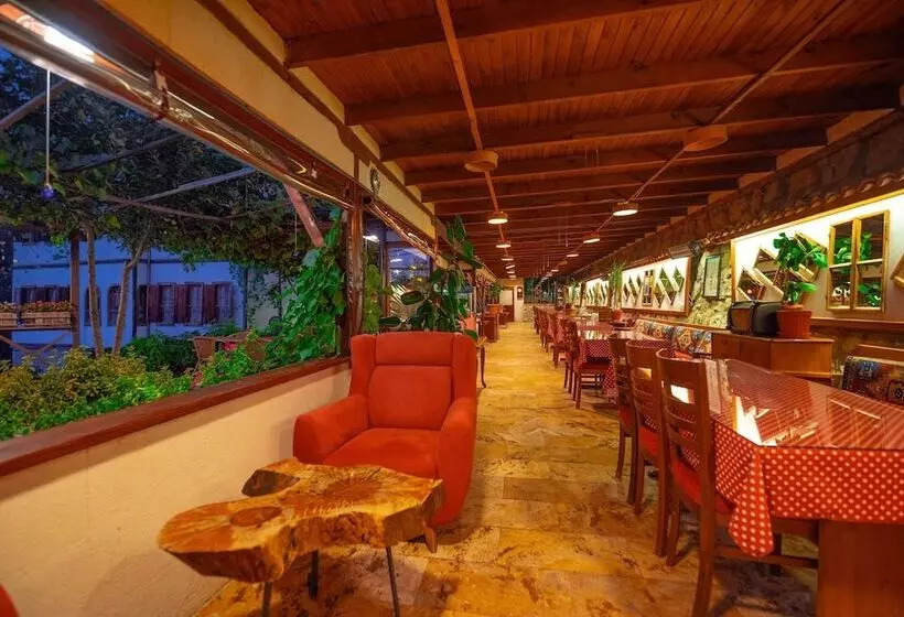 ホテル Cesmeli Konak Garden