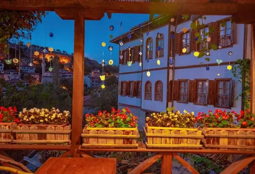 ホテル Cesmeli Konak Garden