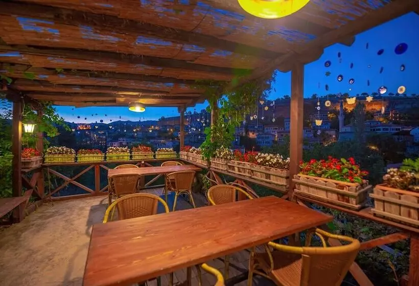 ホテル Cesmeli Konak Garden