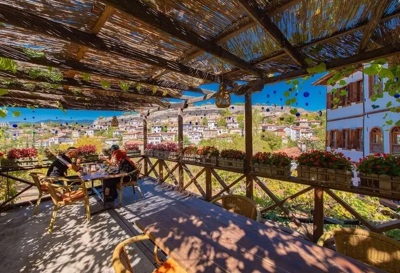 ホテル Cesmeli Konak Garden