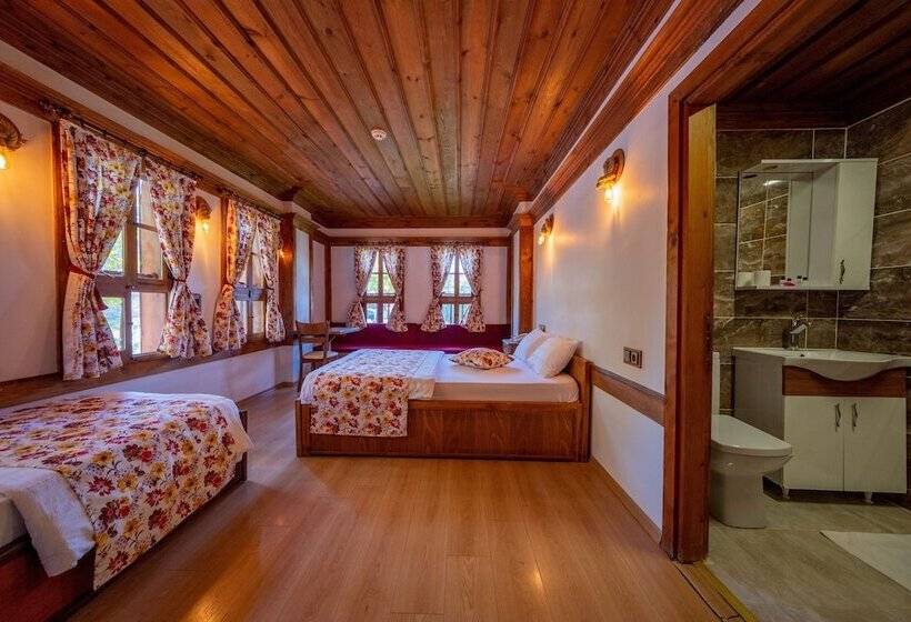 בית מלון כפרי Cesmeli Konak Garden