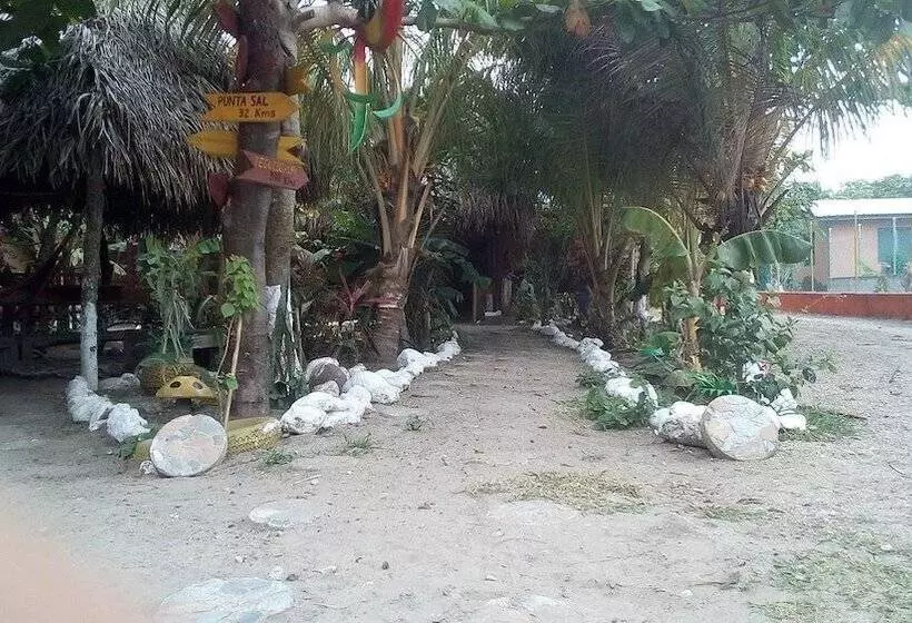 هتل Coco Cabañas