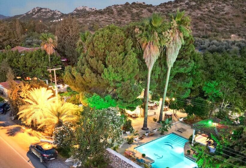 هتل Dort Mevsim Evi