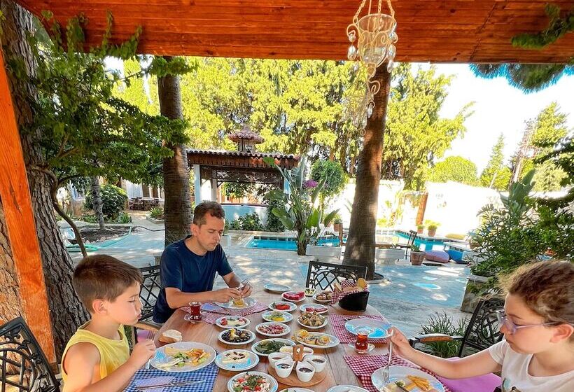 هتل Dort Mevsim Evi