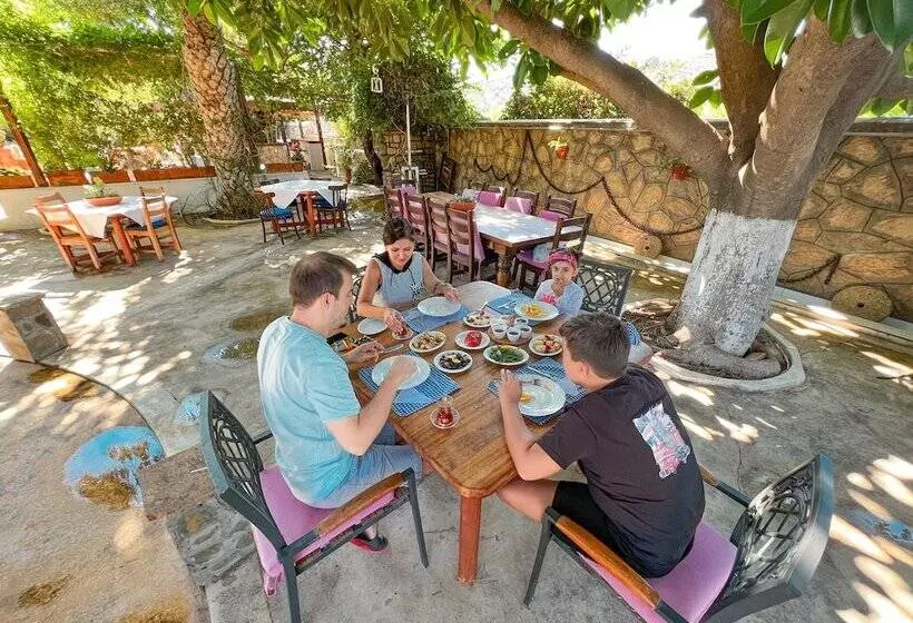 Hotel Dort Mevsim Evi