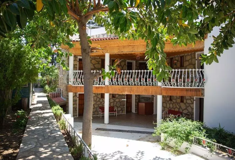 Hotel Dort Mevsim Evi