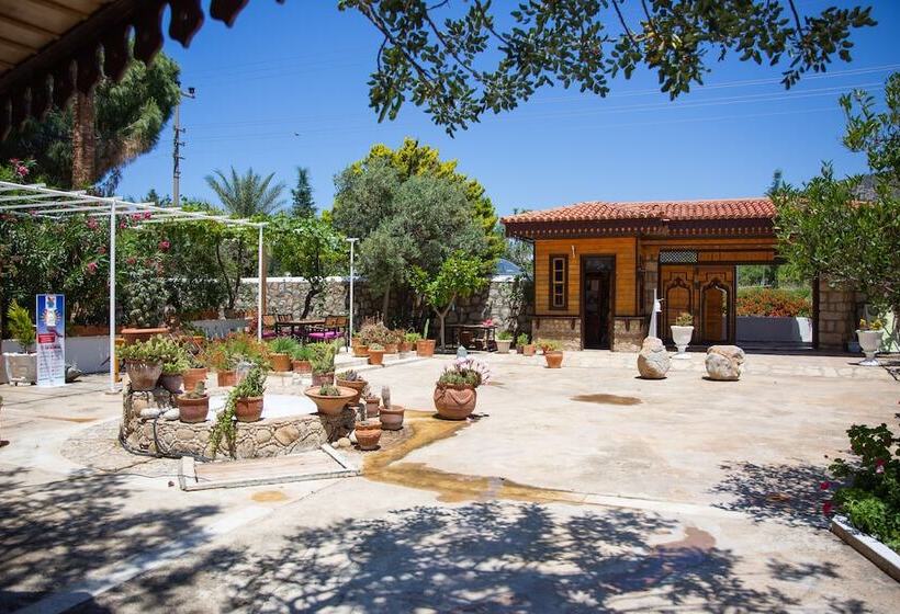 هتل Dort Mevsim Evi