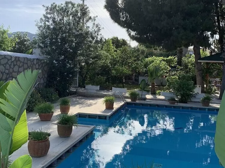 Hotel Dort Mevsim Evi