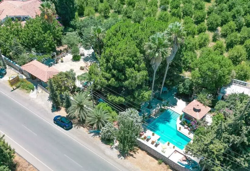 Hotel Dort Mevsim Evi