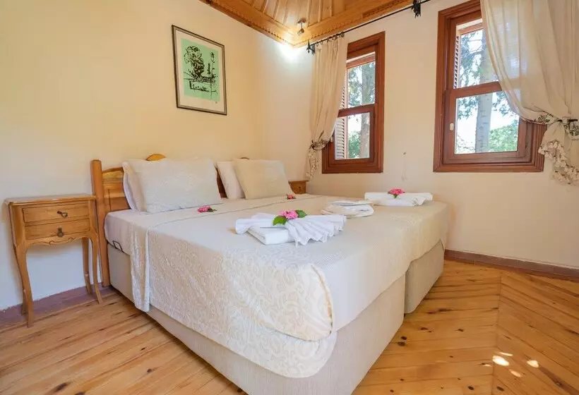 Hotel Dort Mevsim Evi