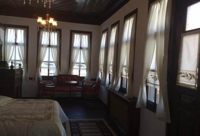 ホテル Fuatbeyler Konagi