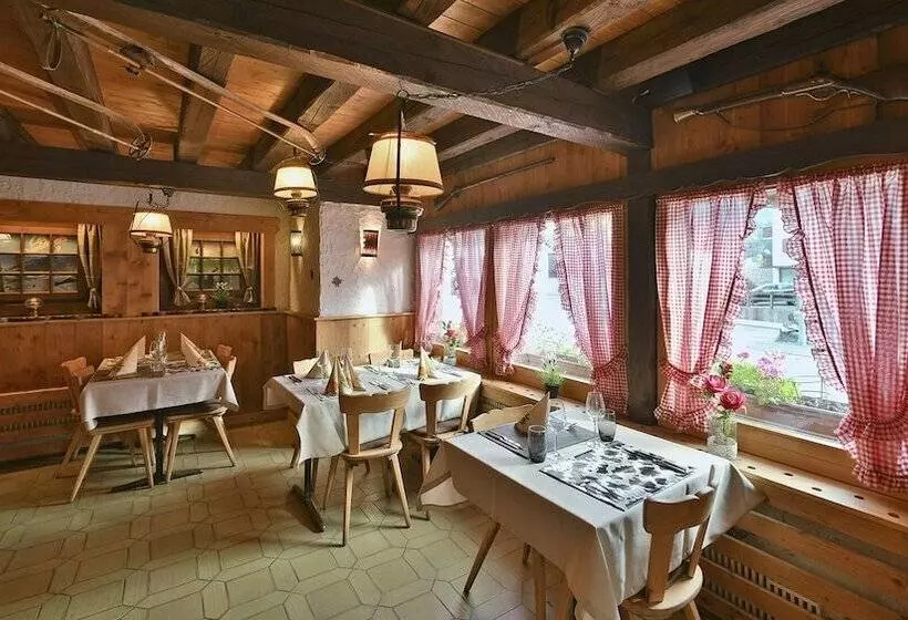 ホテル Hôtel Restaurant Les Lilas