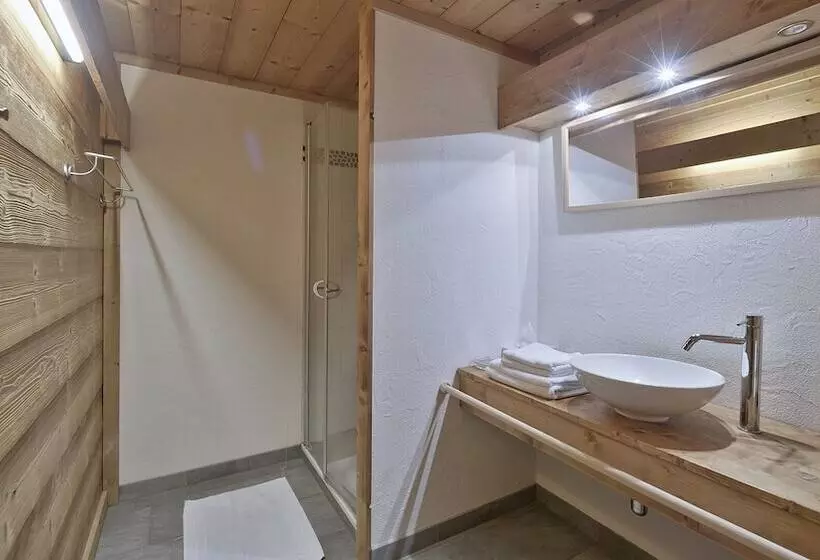 ホテル Hôtel Restaurant Les Lilas