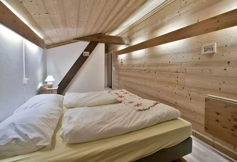 ホテル Hôtel Restaurant Les Lilas