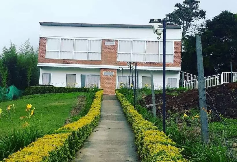 ホテル La Cuspide