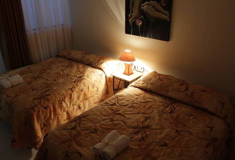 בית מלון כפרי Las Flores   Cañete