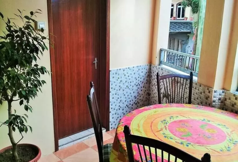 پانسیون Golden Shell Residence