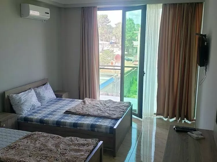 پانسیون Mia Guest House