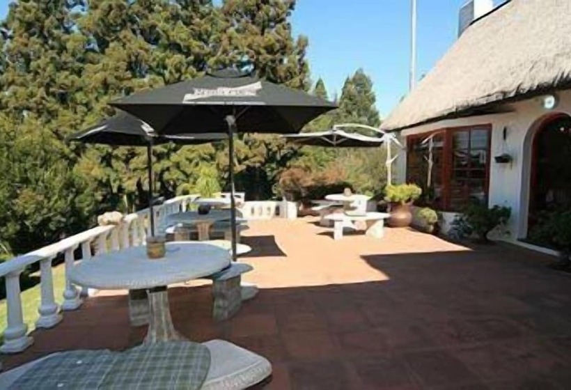 펜션 Thatchings Guest House