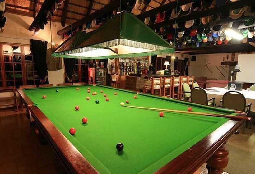 펜션 Thatchings Guest House