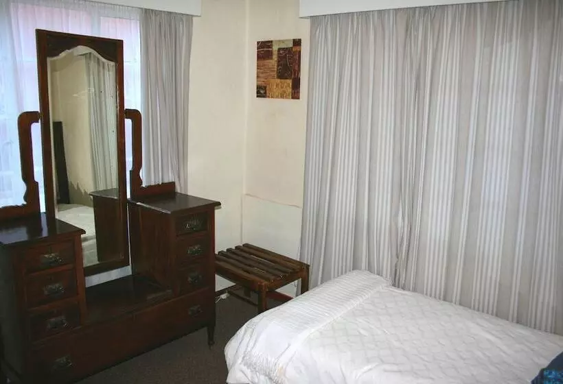 Majatalo Thatchings Guest House