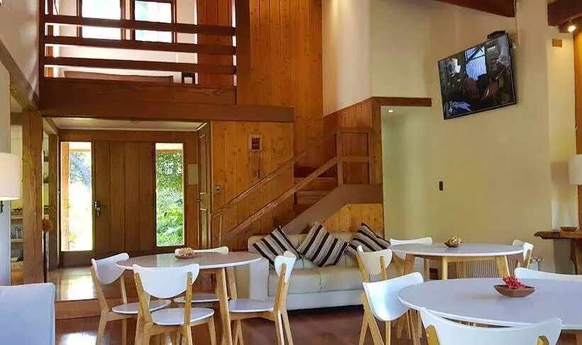 تختخواب و صبحانه Bambulodge