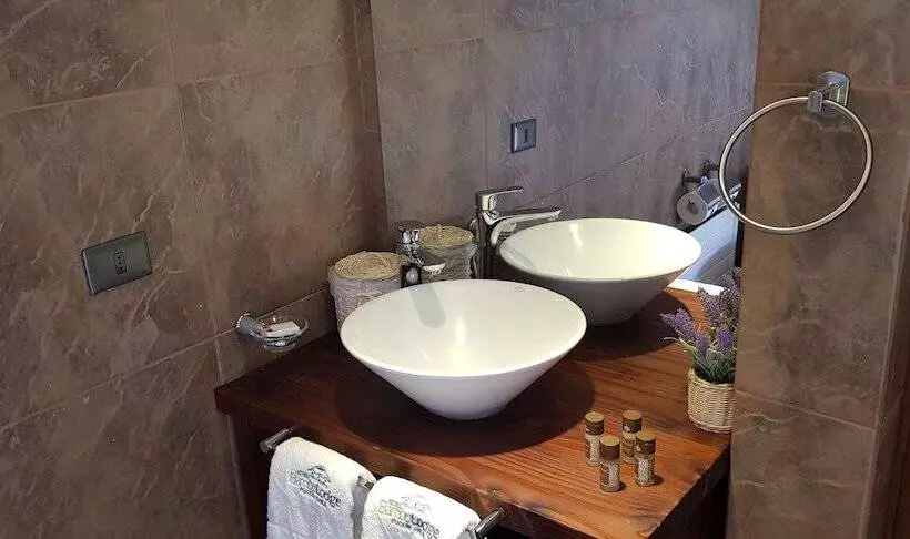 تختخواب و صبحانه Bambulodge