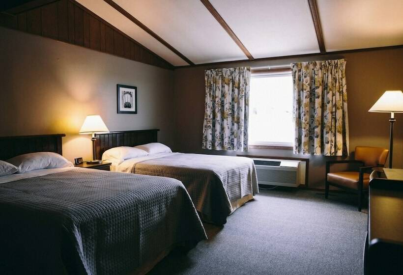 Fannies Supper Club And Motel