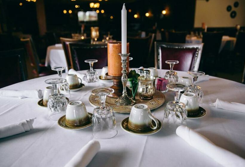 Fannies Supper Club And Motel