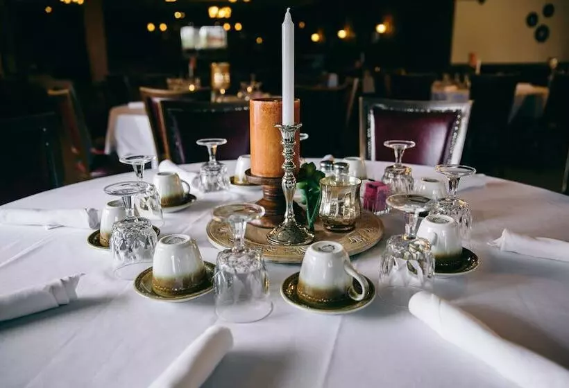 Fannies Supper Club And Motel