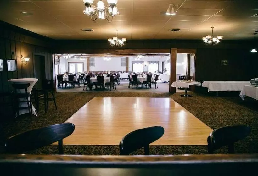 Fannies Supper Club And Motel