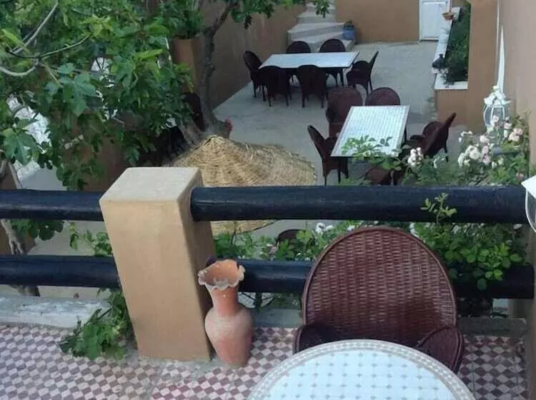 Gite Café Rueda   Hostel