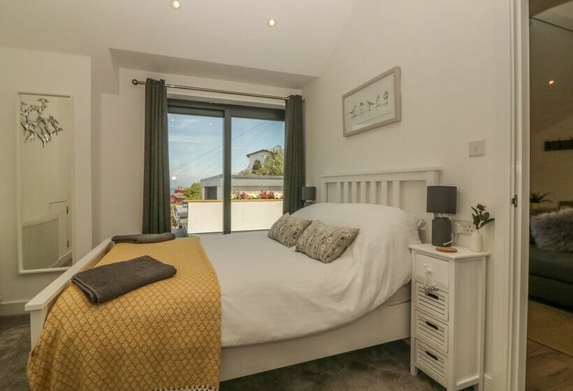 Harbour View Retreat