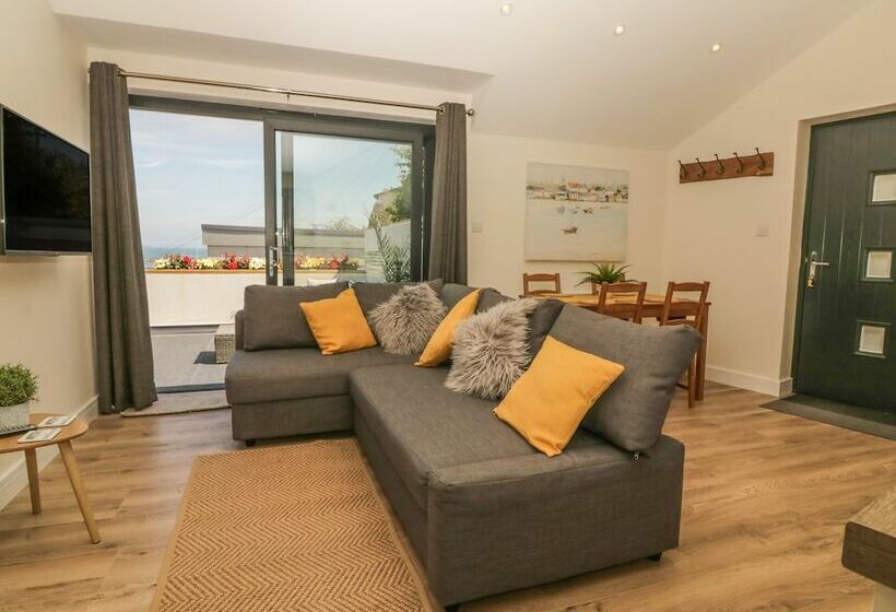 Harbour View Retreat