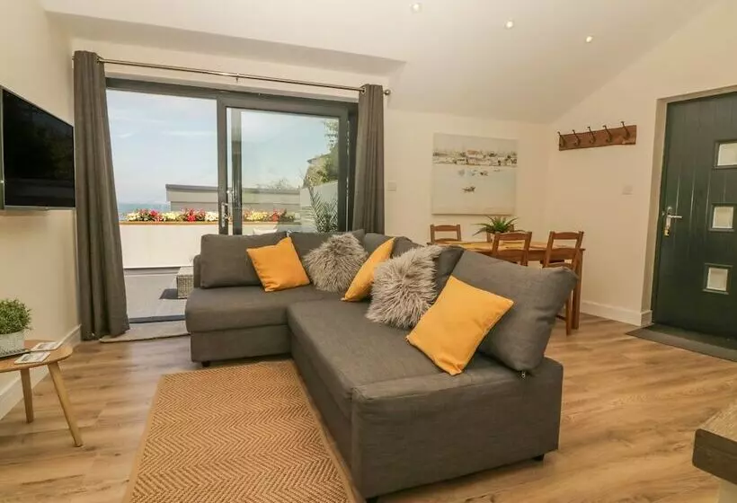 Harbour View Retreat