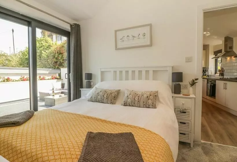 Harbour View Retreat