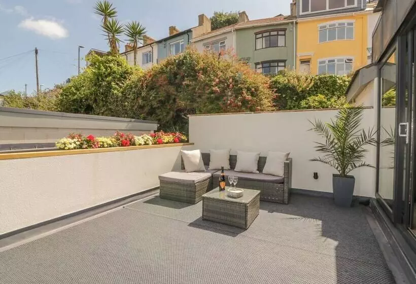 Harbour View Retreat